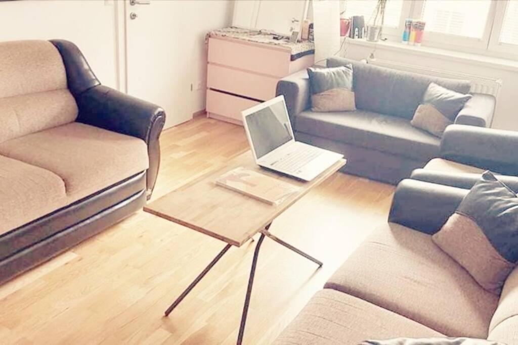 Schone Wohnung Mit Balkon Vienna Esterno foto