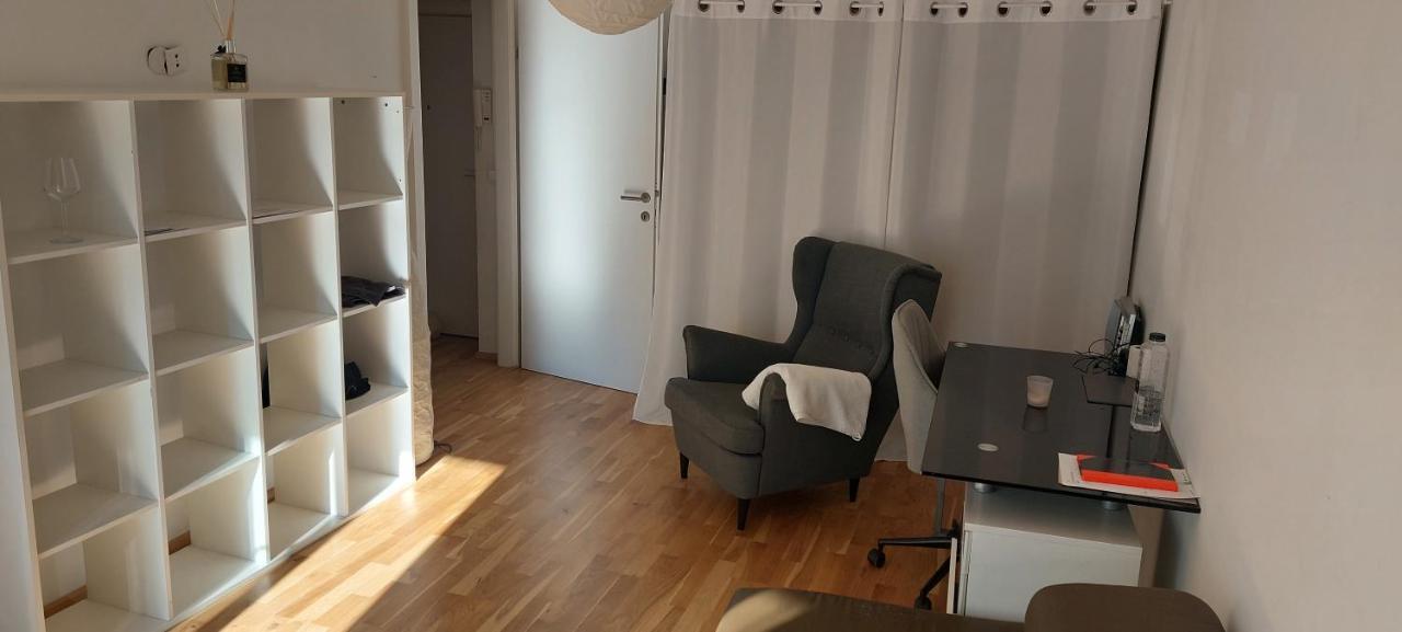 Schone Wohnung Mit Balkon Vienna Esterno foto